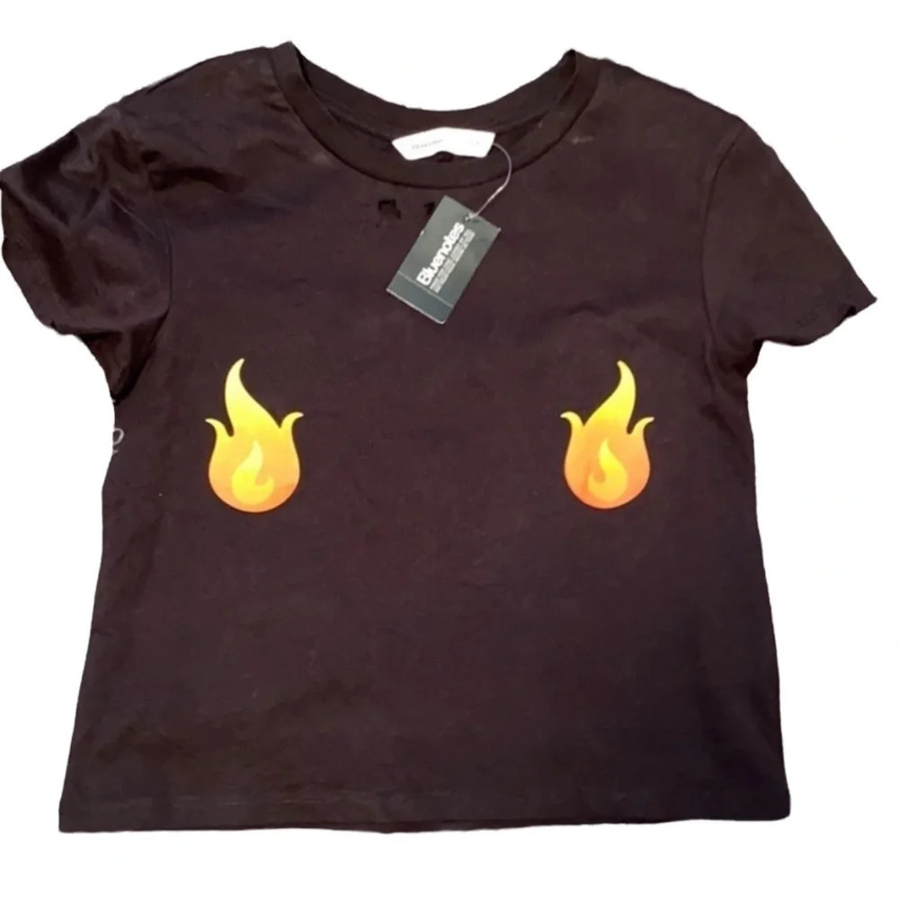 NWT  bluenotes black fire crop top S